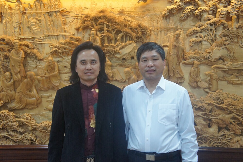 浙江省文化厅金兴盛厅长莅临黄小明木雕艺术馆和个木园3